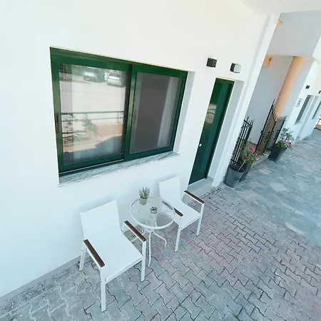 Homea - 100m From The Siviri